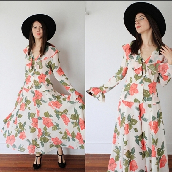 ACKO International two piece blouse and skirt set - Picture 5 of 5